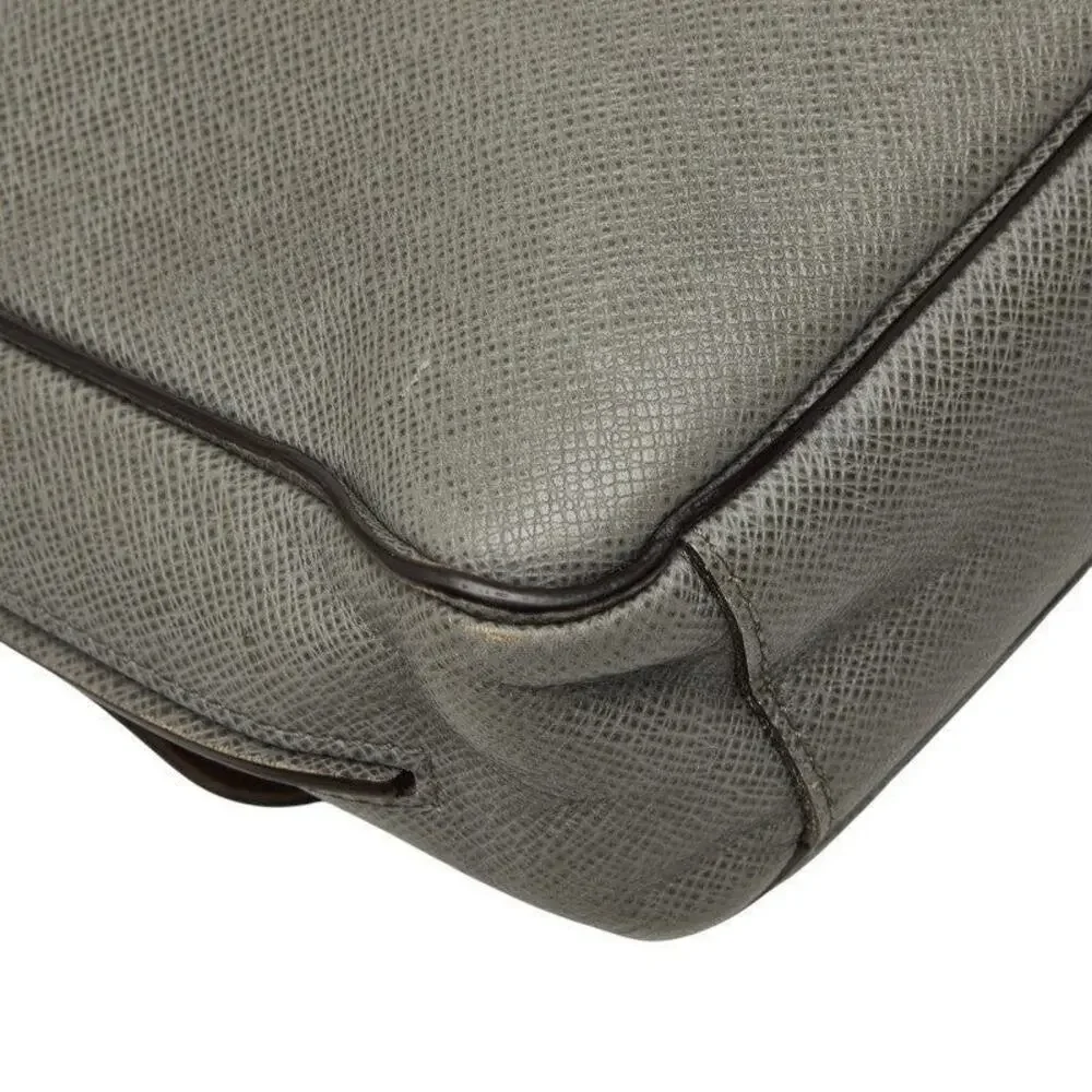 Louis Vuitton Taiga Leather Roman PM Shoulder Bag Glaciar Gray
